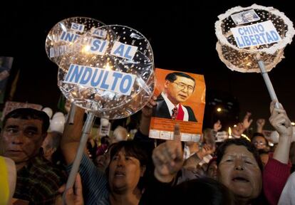 Seguidores del expresidente Fujimori, en una protesta en diciembre de 2012.