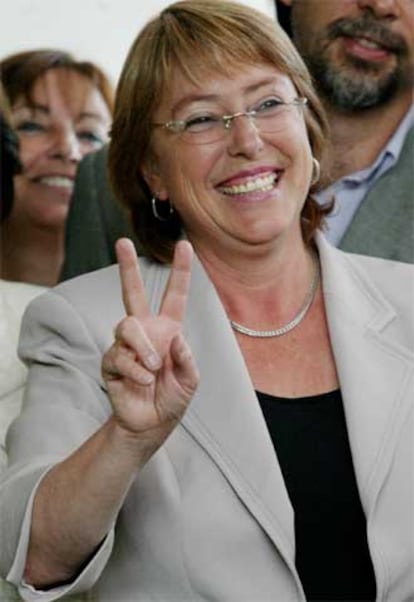 Bachelet, en Santiago de Chile tras conocer el resultado electoral.