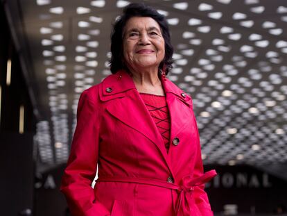 A ativista Dolores Huerta, depois de uma entrevista a EL PAÍS, em 2018 /