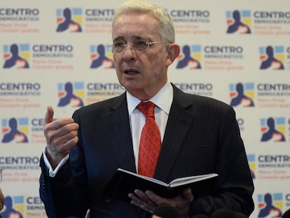 El expresidente Álvaro Uribe en la sede del partido Centro Democrático, en Bogotá, el 29 de junio de 2022.
