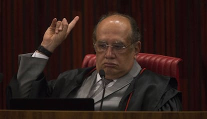 Gilmar Mendes, presidente do TSE, nesta quarta-feira: troca de farpas entre ministros marca sessão.