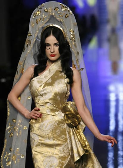 Dita Von Teese, modelo por un día para Jean Paul Gautier, el pasado enero.