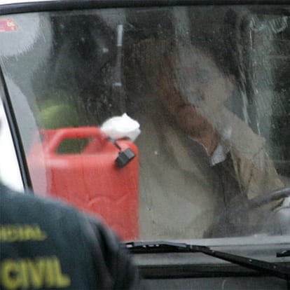 José María Solís amenazó con quemarse con un bidón de gasolina que llevaba en su furgoneta.