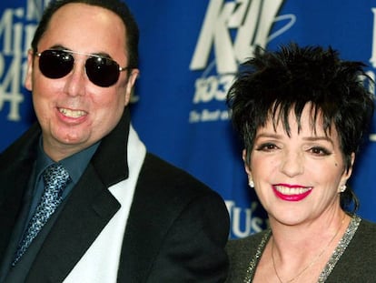 David Gest y Liza Minnelli, en un estreno en Nueva York en 2002.