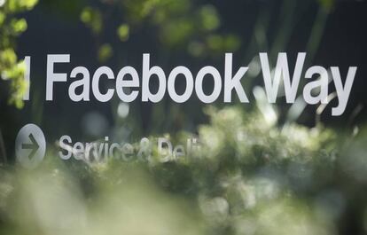Indicación de Facebook en Menlo Park, California.