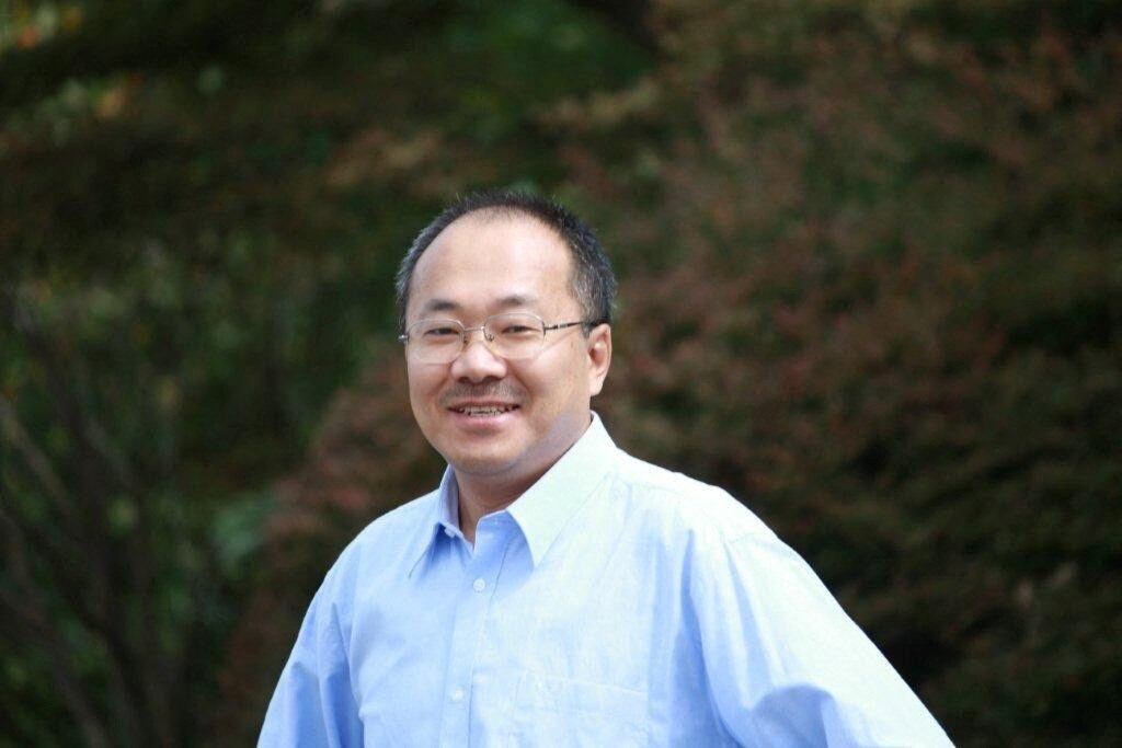 Un tribunal de China condena al periodista Dong Yuyu a siete años de prisión por espionaje
