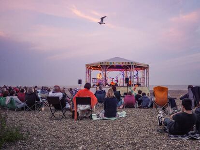 El quiosco de música que se instala en la playa durante el Festival de Aldeburgh.