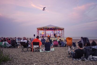 El quiosco de música que se instala en la playa durante el Festival de Aldeburgh.