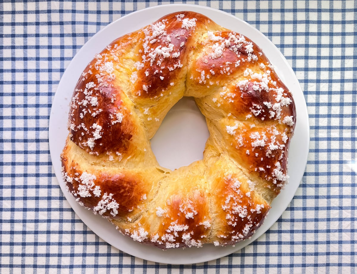 Rosca gallega de Pascua, la prima esponjosa y aromática del roscón 