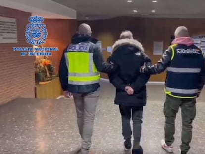 Momento de la detención del presunto autor del crimen de Carolina Vivas Castañeda, la mujer de 39 años asesinada el sábado en Getafe.