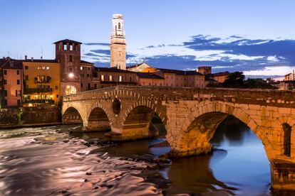 El viejo Puente de Piedra de Verona.