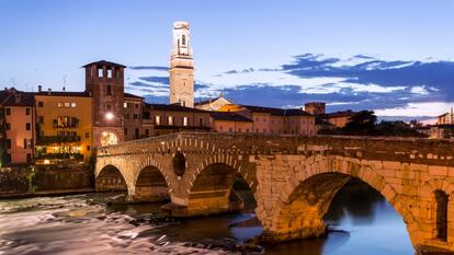 El viejo Puente de Piedra de Verona.