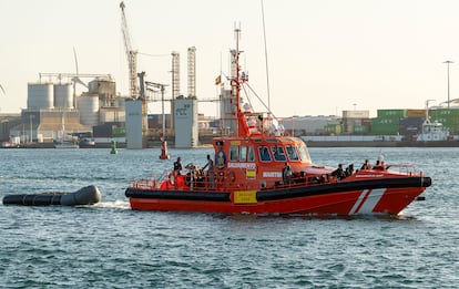 La Salvamar 'Al Nair', de Salvamento Marítimo, entraba en abril de 2024 en el puerto de Arrecife. 