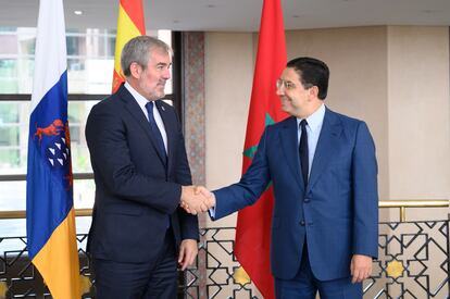 El ministro de Exteriores Nasser Bourita, junto a Fernando Clavijo, en Rabat, este martes.