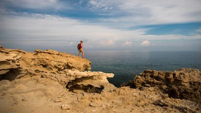 Vista desde las rocas de la playa de la Laguna Azul, ubicada en la chipriota península de Akamas.