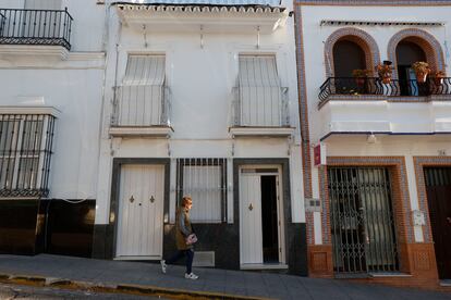 Vivienda de la localidad de Montellano (Sevilla) donde un menor sirio de 17 años ha sido detenido en la noche de este domingo por su presunta relación con el terrorismo yihadista.