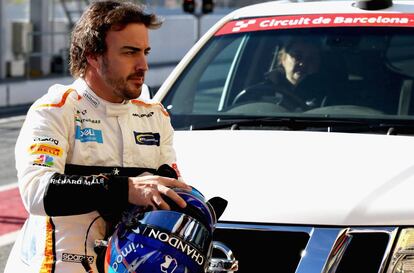 Alonso, durante los entrenamientos de pretemporada en Montmeló.