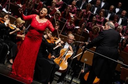 La soprano ucrania Maria Guleghina y el director de orquesta Nello Santi, en Peralada.