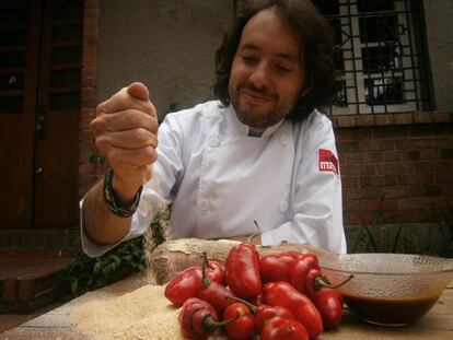 El cocinero Eduardo Martínez, del restaurante Mini-mal, en Bogotá.