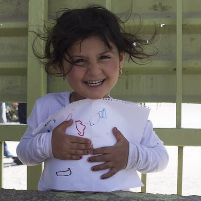 Fatima, 5, Síria. "Eu não sei desenhar muito bem... Eu sou tímida".