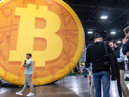 El bitcoin: en fase de ascenso, pero igual de volátil y peligroso