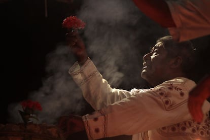 Sacerdotes maias realizam uma cerimônia de jantar para os mortos no sábado, na comunidade de Tres Reyes, no Estado mexicano de Quintana Roo.