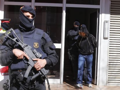 Desarticulació d'una cèl·lula islamista a Terrassa per part dels Mossos d'Esquadra el passat 8 d'abril.