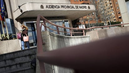 Fachada de la Audiencia Provincial de Madrid, calle de Santiago de Compostela. 