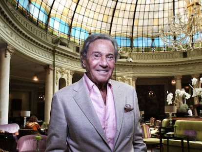 El actor Arturo Fernández, en la cafetería del hotel Palace, en Madrid, en 2017.