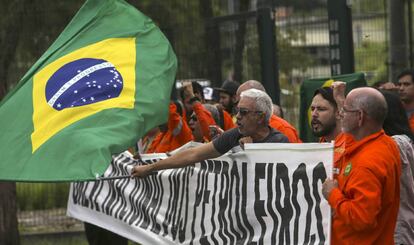 Petroleiros se mobilizam no Rio de Janeiro nesta quarta.