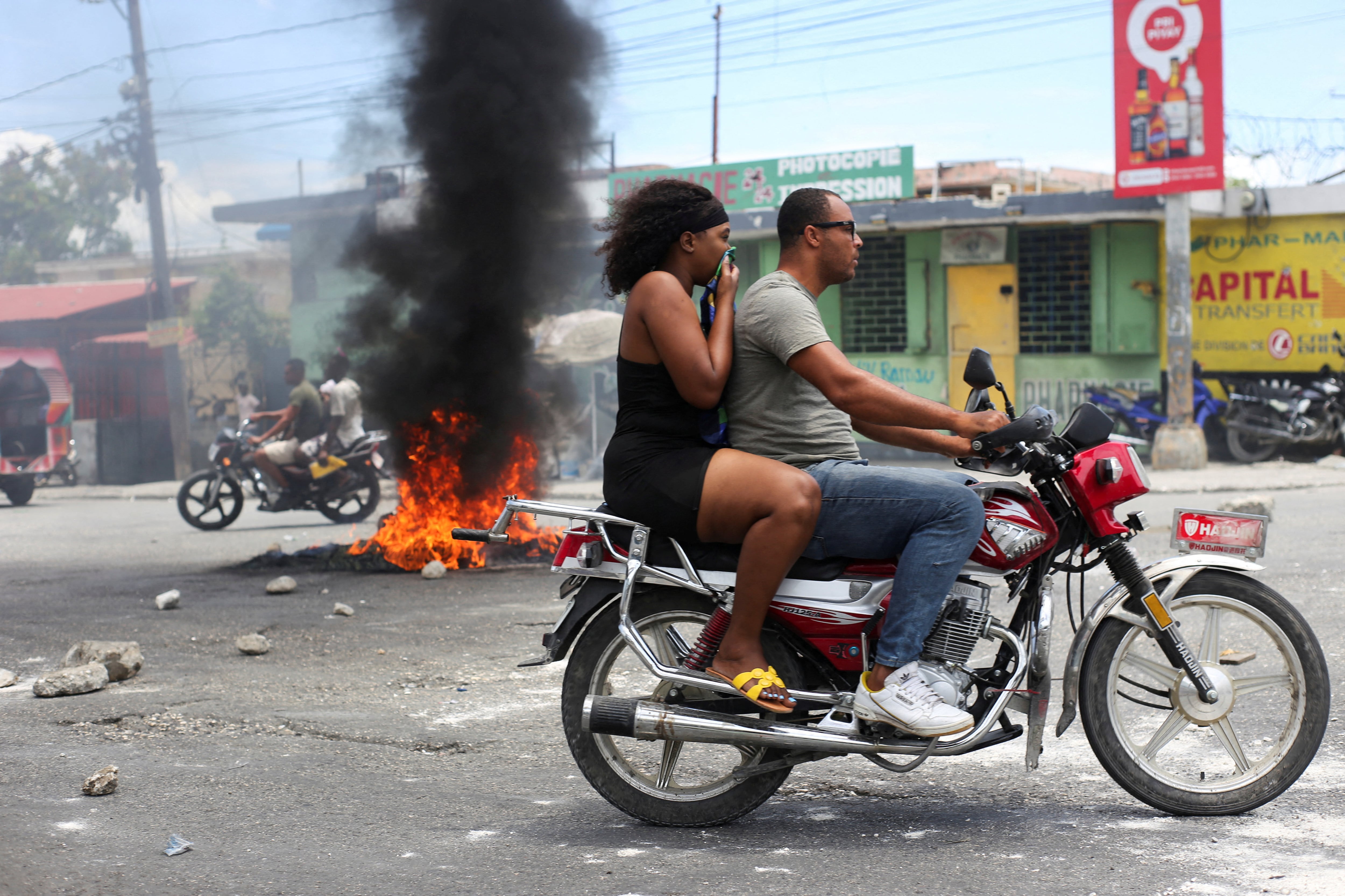 Estados Unidos pide a sus ciudadanos abandonar Haití “lo antes posible” ante la escalada de violencia