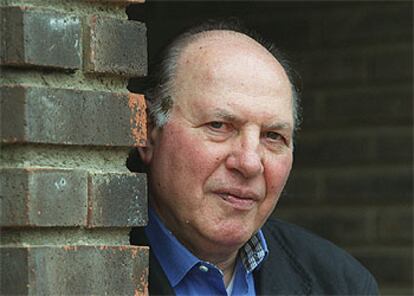 Imre Kertész narró en 'Sin destino' su experiencia como deportado en los campos de concentración nazis.