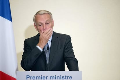 France&#039;s Prime Minister Jean-Marc Ayrault holds a press conference focusing on the European treaty, September 19, 2012 in Paris. France&#039;s Socialist-led government kickstarted ratification on Wednesday of a European Union budget discipline pact it grudgingly accepts as the next step out of the euro zone debt crisis.    REUTERS/Martin Bureau/Pool    (FRANCE - Tags: POLITICS)