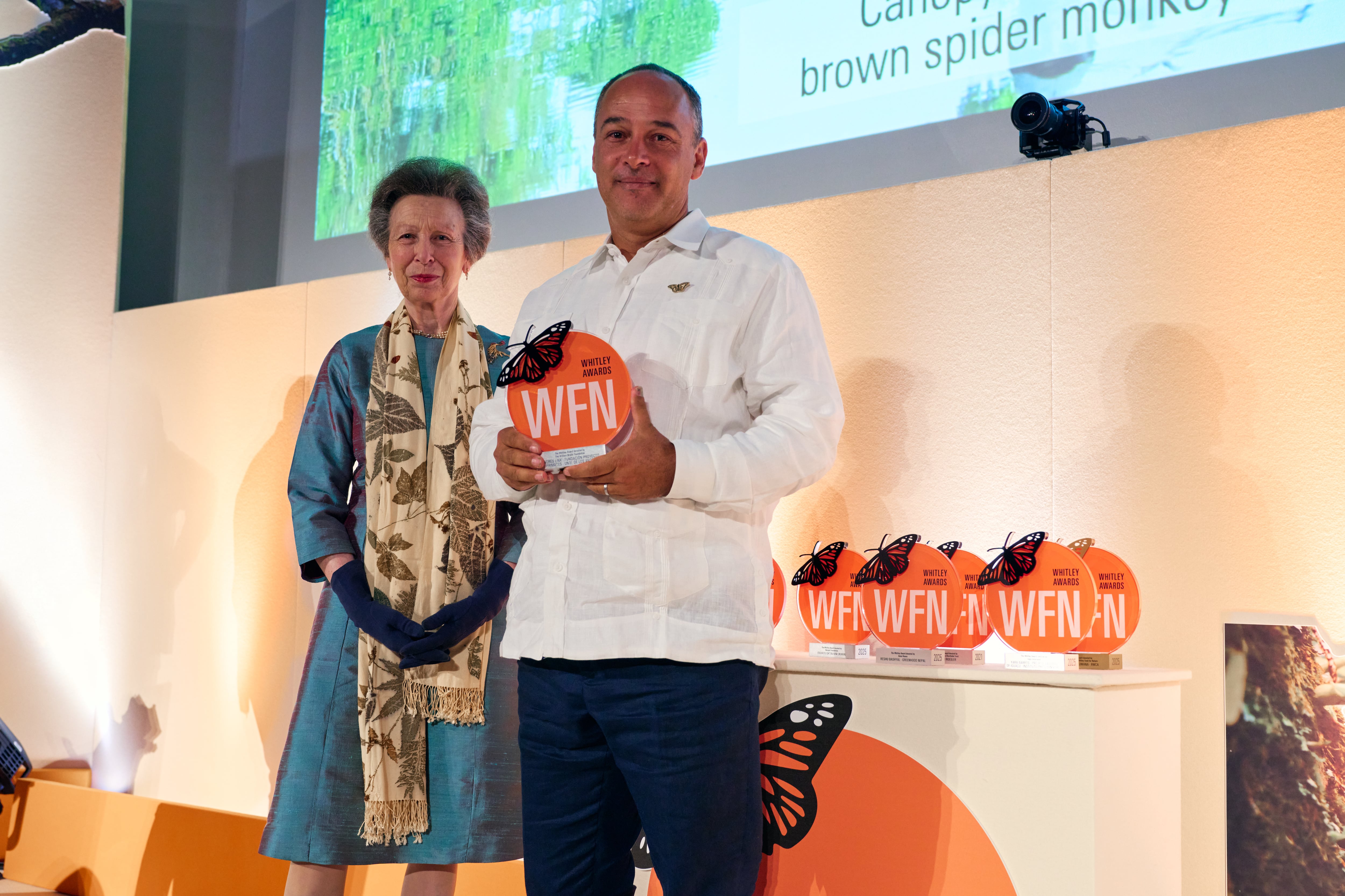 Andrés Link durante la entrega del premio Whitley por la Naturaleza, en el Reino Unido.
