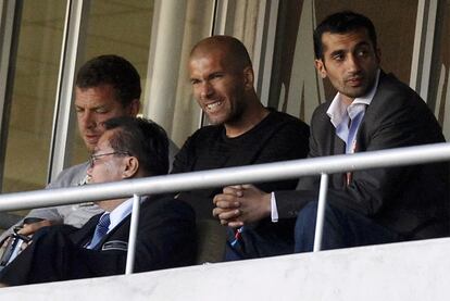 Zidane presenció la derrota de Argelia desde la grada