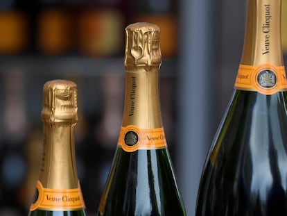 Botellas del champán Veuve Clicquot en las carreras de Ascot, en el Reino Unido.