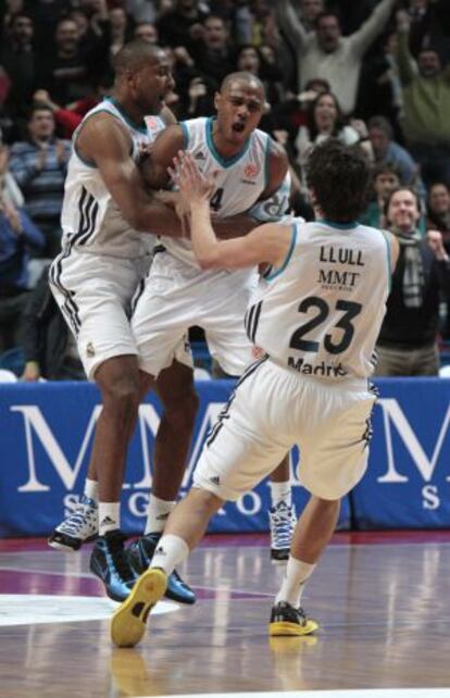 Draper celebra junto a Slaughter y Llull el triple ganador