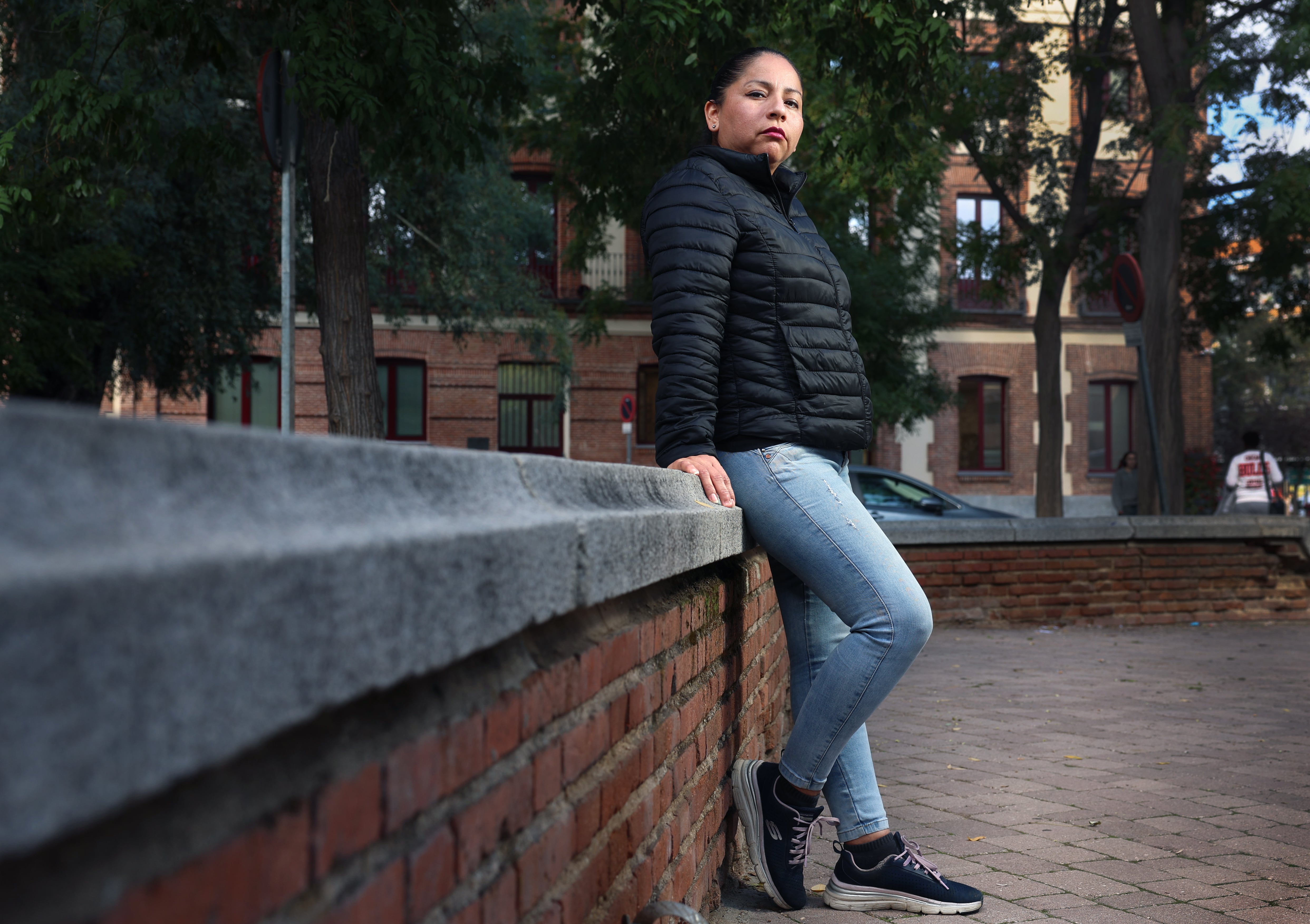 Evelyn Morín, en la colonia de Pan Bendito, en Carabanchel.