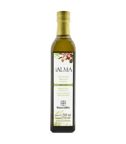 Alamaoliva Bio. Elaborado por la Sociedad Cooperativa Agrícola de 1er. grado Almazaras de la Subbética, combina aceitunas picual, picuda y hojiblanca, de recolección temprana. Se trata de un zumo virgen extra ecológico. Las sensaciones olfativas llevan a la hoja de olivo, en boca es bravo y dulce a la vez, dicen en la nota de cata los expertos, que califican este AOVE de excepcional y muy complejo.