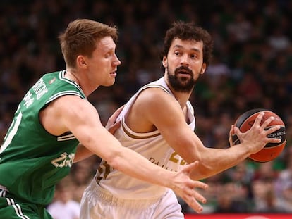 Llull busca el pase ante Grigonis