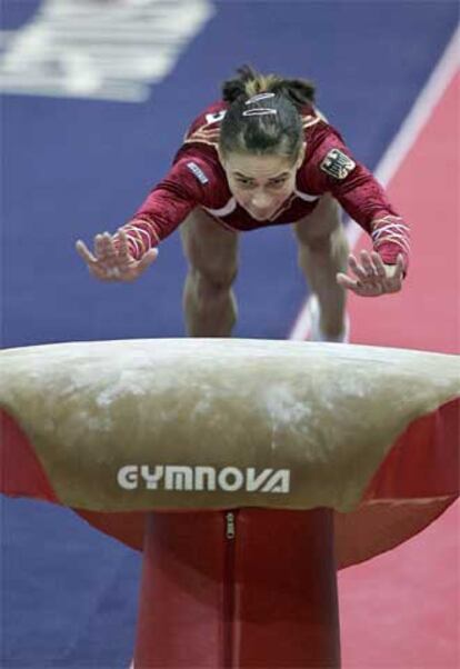 Oksana Chusovitina, en acción.