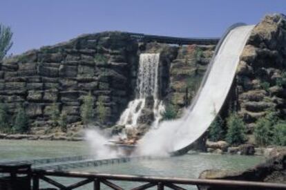 Fiordos, montaña rusa acuática en Madrid.