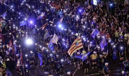 Los mineros han marchado alineados y arropados por un clima de gran emotividad en las calles.