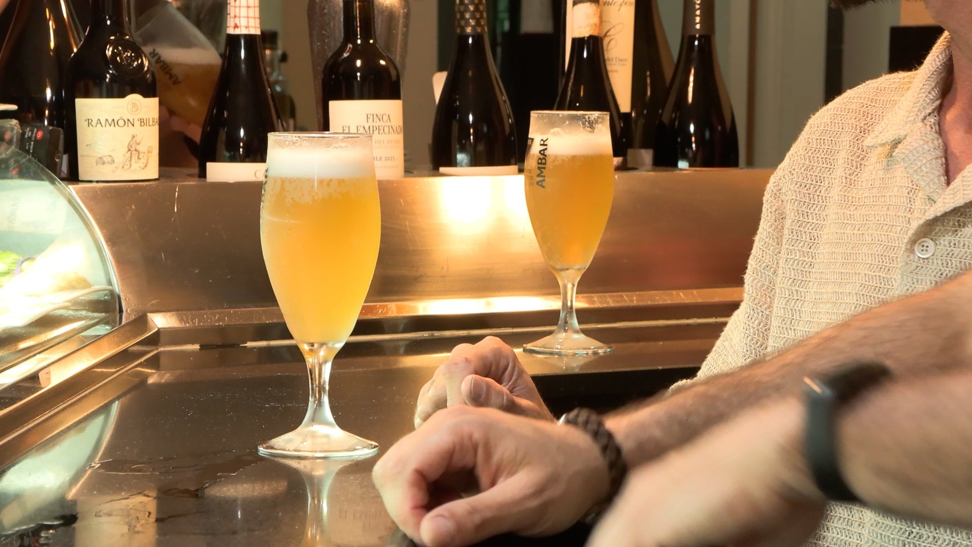 ¿Por qué tomamos cerveza con limón, casera o refresco de cola?