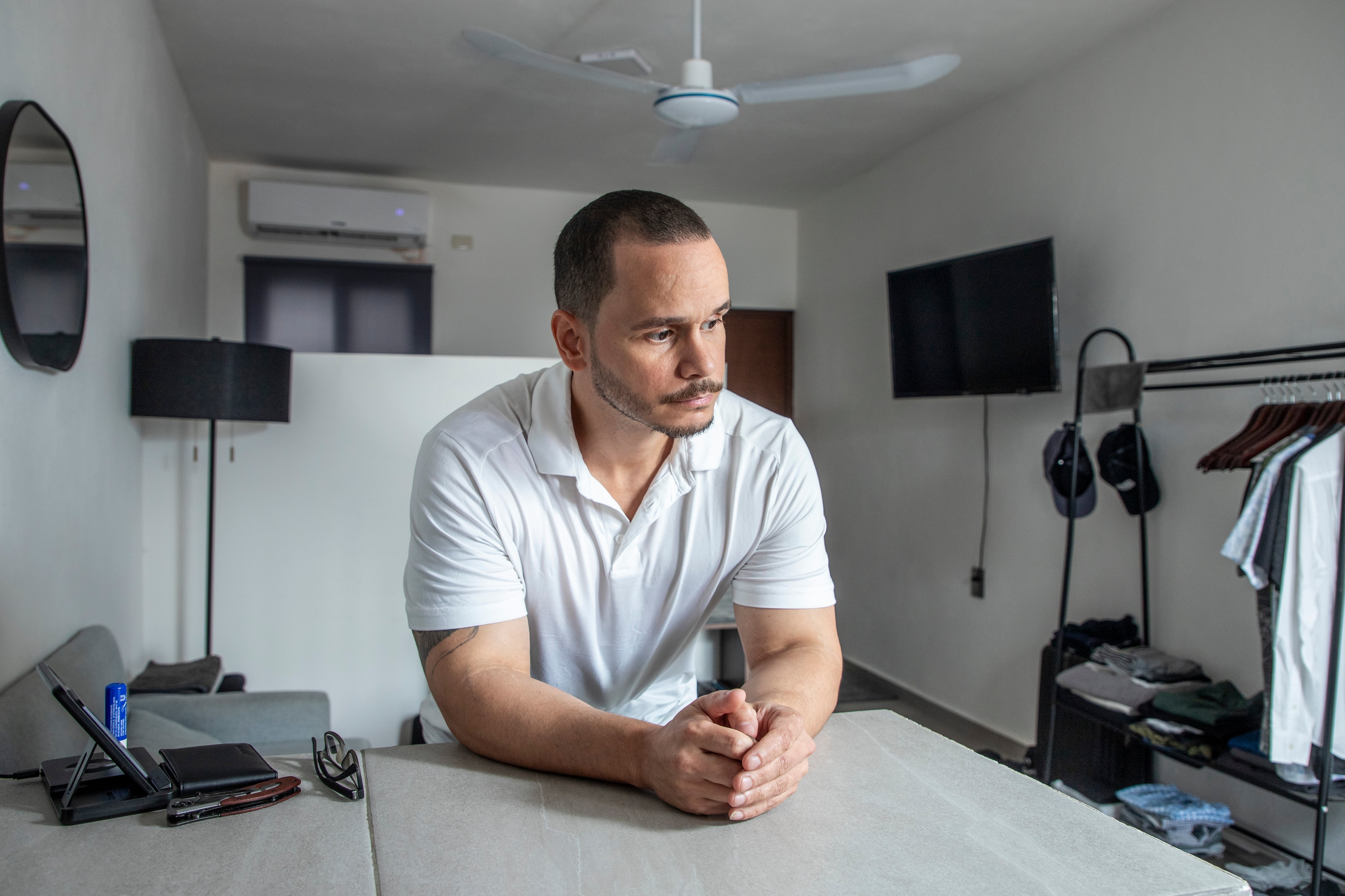 José Barcon en su hogar temporal en Villahermosa, Tabasco.