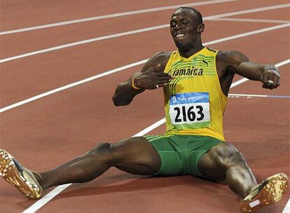 El jamanicano bate también el récord de los 200 metros lisos con un tiempo de 19, 30 segundos y se lleva otro oro olímpico.