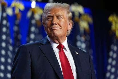 Donald Trump, en la madrugada de este miércoles en la fiesta de celebración de su victoria en Palm Beach (Florida).