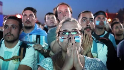 Torcedores da Argentina após o jogo contra a Croácia.