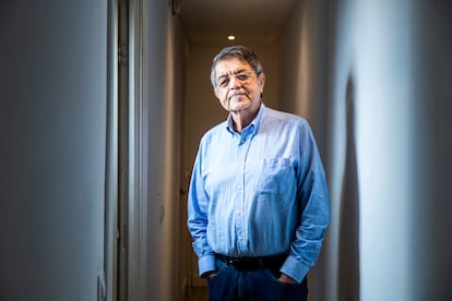 El escritor nicaragüense Sergio Ramírez, este viernes en su casa de Madrid.