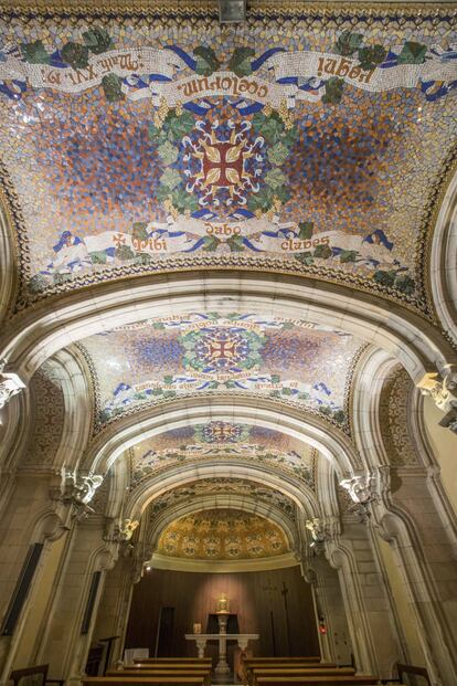 Bóveda de la cripta de San Juan de Gràcia, de Francesc Berenguer, que desde 2016 se asegura que es de Gaudí.